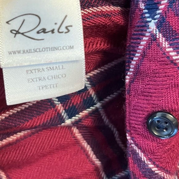 Rails Button Up Hunter Plaid Shirt in Merlot Navy White Sz XS EUC Red Blue - Picture 11 of 13